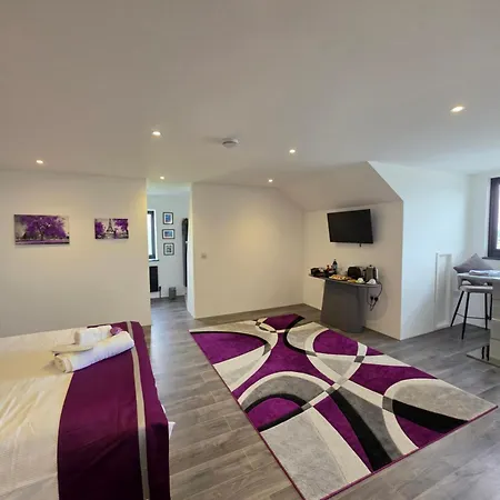 Bed & Breakfast Hill Of Berries 3*
